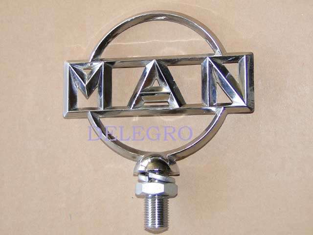 MAN Stern Emblem fest